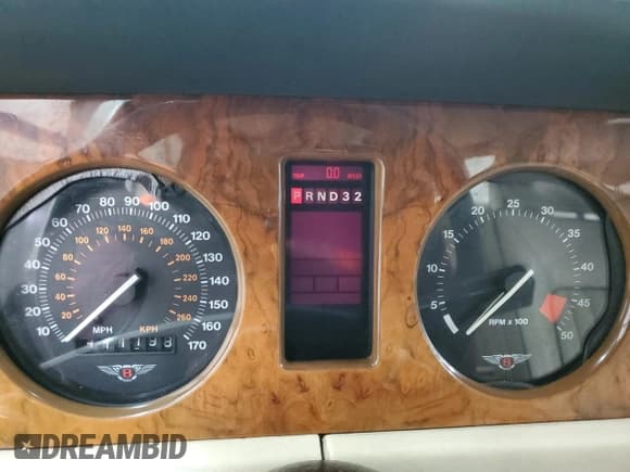 ✅ 1993 Bentley Brooklands • VIN: SCBZE02D0PCX46629 • Lot: 86314134. Wystawiony na Copart z przebiegiem 111 198 mil. Bezpłatny archiwum sprzedaży aukcyjnych z USA i szczegółowy raport historii pojazdu na DreamBid. Zdjęcie 9.