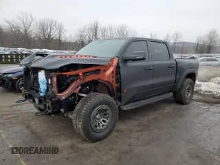2024 Ram 1500 TRX z VIN 1C6SRFU99RN201462, wystawiony jako Copart lot #42726565 z przebiegiem 4 437 mil mil oraz Szkoda całkowita • Salvage title. Historia ofert i sprzedaży dostępna na DreamBid. Obrazek 1.