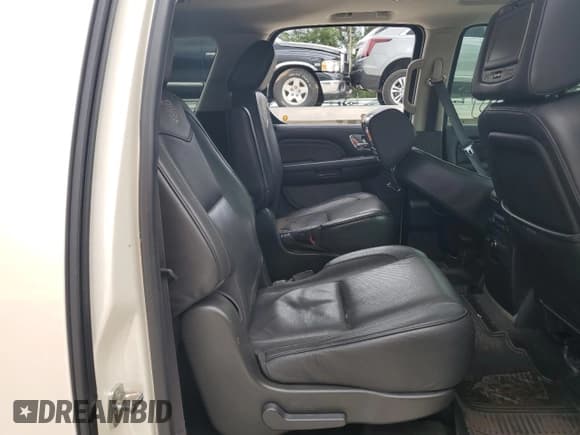 ✅ 2013 Cadillac Escalade ESV Platinum Edition • VIN: 1GYS3KEF7DR288779 • Лот: 74701154. Опубликован ранее на Copart с пробегом Не указан. Бесплатный доступ к архиву аукционных продаж из США и подробный отчёт об истории автомобиля на DreamBid. Изображение 11.