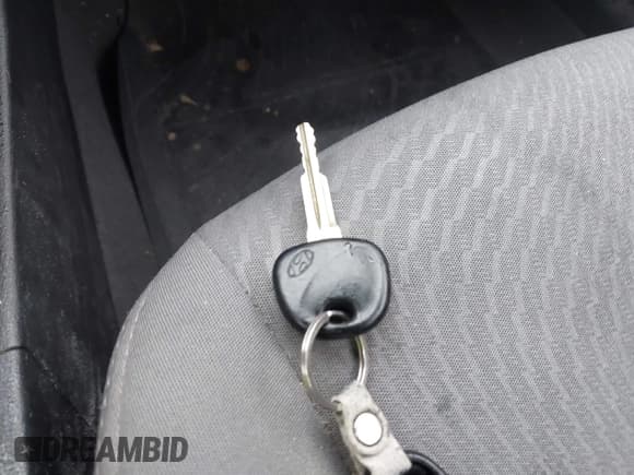 ✅ 2016 Hyundai Elantra SE • VIN: 5NPDH4AE8GH787014 • Lot: 42321685. Listed on IAAI with 166,626 mi. Free auction sales archive from the USA and detailed vehicle history report at DreamBid. Image 11.