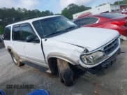 ✅ 2000 Ford Explorer Eddie Bauer • VIN: 1FMDU74E0YUB41056 • Lot: 42258224. Wystawiony na IAAI z przebiegiem 134 401 mil. Bezpłatny archiwum sprzedaży aukcyjnych z USA i szczegółowy raport historii pojazdu na DreamBid. Zdjęcie 13.