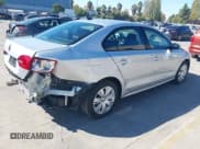 ✅ 2014 Volkswagen Jetta SE • VIN: 3VWD17AJ6EM254814 • Lot: 43504754. Wystawiony na IAAI z przebiegiem 101 676 mil. Bezpłatny archiwum sprzedaży aukcyjnych z USA i szczegółowy raport historii pojazdu na DreamBid. Zdjęcie 4.