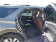 ✅ 2021 Ford Explorer Limited • VIN: 1FMSK7FH9MGB01488 • Lot: 43447818. Wystawiony na IAAI z przebiegiem 63 274 mil. Bezpłatny archiwum sprzedaży aukcyjnych z USA i szczegółowy raport historii pojazdu na DreamBid. Zdjęcie 8.