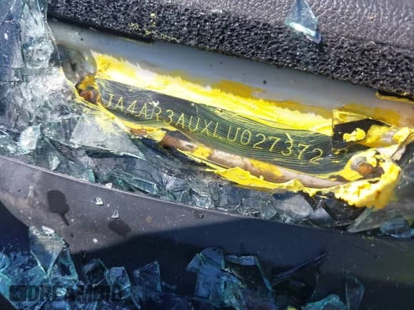 2020 Mitsubishi Outlander ES с VIN JA4AR3AUXLU027372, выставлен на аукционе IAAI как лот 42047081 с пробегом Не указан миль и . История ставок и продаж доступна на DreamBid. Изображение 21.