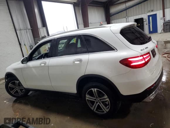 ✅ 2019 Mercedes-Benz GLC 300 • VIN: WDC0G4KB5KV196213 • Lot: 93312405. Wystawiony na Copart z przebiegiem 41 897 mil. Bezpłatny archiwum sprzedaży aukcyjnych z USA i szczegółowy raport historii pojazdu na DreamBid. Zdjęcie 2.
