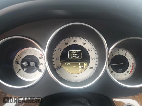 ✅ 2012 Mercedes-Benz CLS 550 • VIN: WDDLJ7DB5CA044501 • Lot: 89464485. Wystawiony na Copart z przebiegiem 171 668 mil. Bezpłatny archiwum sprzedaży aukcyjnych z USA i szczegółowy raport historii pojazdu na DreamBid. Zdjęcie 9.