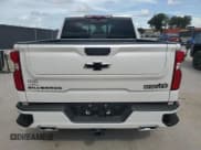 ✅ 2025 Chevrolet Silverado 1500 High Country • VIN: 3GCPAFEDXSG259927 • Lot: 70628155. Wystawiony na Copart z przebiegiem Nie podano. Bezpłatny archiwum sprzedaży aukcyjnych z USA i szczegółowy raport historii pojazdu na DreamBid. Zdjęcie 6.
