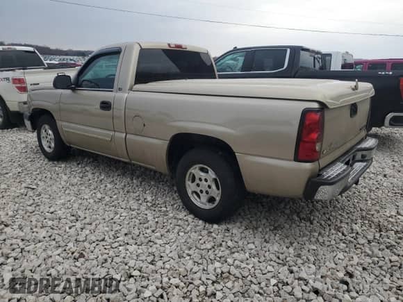 2004 Chevrolet Silverado 1500 LS z VIN 1GCEC14V94Z186793, wystawiony jako Copart lot #83448234 z przebiegiem 176 573 mil mil oraz Czysty tytuł • Clean title. Historia ofert i sprzedaży dostępna na DreamBid. Obrazek 2.
