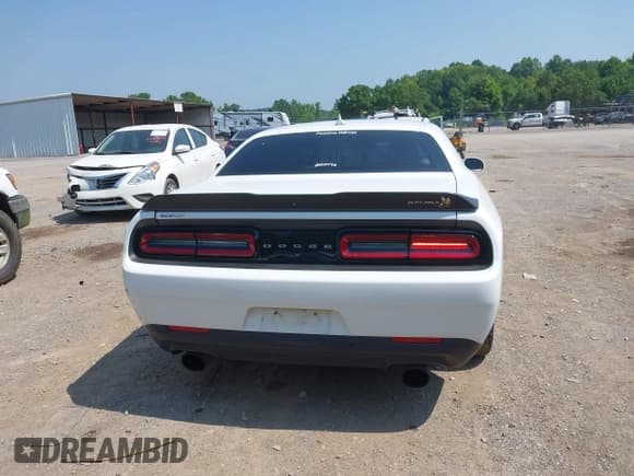 ✅ 2020 Dodge Challenger R/T Scat Pack Widebody • VIN: 2C3CDZFJ8LH110675 • Lot: 42404859. Wystawiony na IAAI z przebiegiem 70 878 mil. Bezpłatny archiwum sprzedaży aukcyjnych z USA i szczegółowy raport historii pojazdu na DreamBid. Zdjęcie 16.