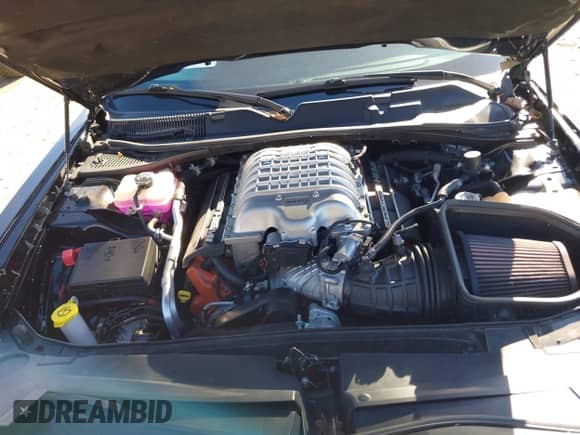 2022 Dodge Challenger SRT Hellcat z VIN 2C3CDZC9XNH104762, wystawiony jako IAAI lot #43392957 z przebiegiem 23 921 mil mil oraz . Historia ofert i sprzedaży dostępna na DreamBid. Obrazek 10.