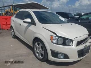 2013 Chevrolet Sonic LTZ с VIN 1G1JE5SB4D4190460, выставлен на аукционе IAAI как лот 42486970 с пробегом 85 086 миль миль и . История ставок и продаж доступна на DreamBid. Изображение 1.