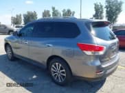 ✅ 2015 Nissan Pathfinder SV • VIN: 5N1AR2MN5FC672294 • Lot: 43225152. Wystawiony na IAAI z przebiegiem 144 846 mil. Bezpłatny archiwum sprzedaży aukcyjnych z USA i szczegółowy raport historii pojazdu na DreamBid. Zdjęcie 3.