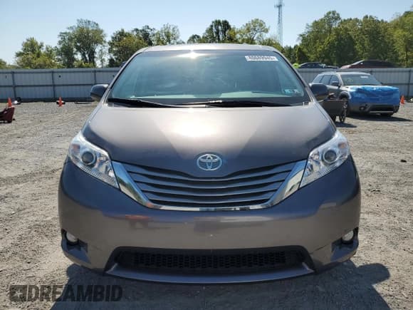 ✅ 2017 Toyota Sienna XLE • VIN: 5TDDZ3DC4HS171596 • Lot: 80689945. Listed on Copart with 48,926 mi. Free auction sales archive from the USA and detailed vehicle history report at DreamBid. Image 5.