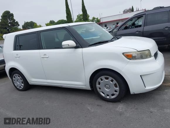 ✅ 2010 Scion xB • VIN: JTLZE4FE5A1114062 • Lot: 42462237. Wystawiony na IAAI z przebiegiem 215 664 mil. Bezpłatny archiwum sprzedaży aukcyjnych z USA i szczegółowy raport historii pojazdu na DreamBid. Zdjęcie 13.