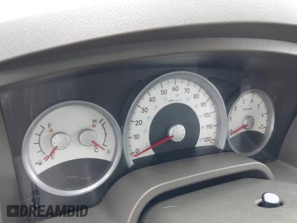 2005 Dodge Dakota Laramie z VIN 1D7HE58NX5S210320, wystawiony jako IAAI lot #41767606 z przebiegiem Nie podano mil oraz . Historia ofert i sprzedaży dostępna na DreamBid. Obrazek 7.