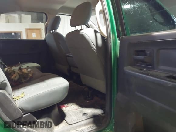 ✅ 2018 Ram 2500 Tradesman • VIN: 3C6UR5CJ5JG387187 • Lot: 42868348. Listed on IAAI with 61,094 mi. Free auction sales archive from the USA and detailed vehicle history report at DreamBid. Image 8.