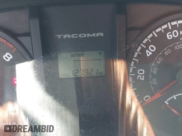 ✅ 2017 Toyota Tacoma SR • VIN: 5TFRX5GNXHX089726 • Lot: 42664063. Listed on IAAI with 127,921 mi. Free auction sales archive from the USA and detailed vehicle history report at DreamBid. Image 15.