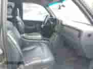 ✅ 2001 Chevrolet Silverado 1500 LT • VIN: 2GCEC19T811330085 • Lot: 41743350. Wystawiony na IAAI z przebiegiem 218 533 mil mil. Skorzystaj z bezpłatnego archiwum sprzedaży aukcyjnych z USA i zobacz szczegółowy raport historii pojazdu na DreamBid. Zdjęcie 5.