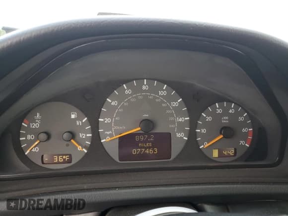 ✅ 2003 Mercedes-Benz CLK 430 • VIN: WDBLK70G83T131028 • Лот: 81419254. Опубликован ранее на Copart с пробегом 77 463 миль. Бесплатный доступ к архиву аукционных продаж из США и подробный отчёт об истории автомобиля на DreamBid. Изображение 9.