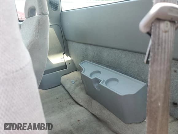 ✅ 1996 Chevrolet S-10 LS • VIN: 1GCCS19X6TK129236 • Лот: 67367534. Опубликован ранее на Copart с пробегом 222 847 миль. Бесплатный доступ к архиву аукционных продаж из США и подробный отчёт об истории автомобиля на DreamBid. Изображение 10.