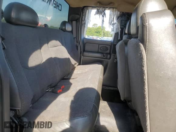 ✅ 2005 Chevrolet Silverado 1500 LS • VIN: 1GCEK19V45E151261 • Lot: 61556275. Wystawiony na Copart z przebiegiem 329 943 mil mil. Skorzystaj z bezpłatnego archiwum sprzedaży aukcyjnych z USA i zobacz szczegółowy raport historii pojazdu na DreamBid. Zdjęcie 10.