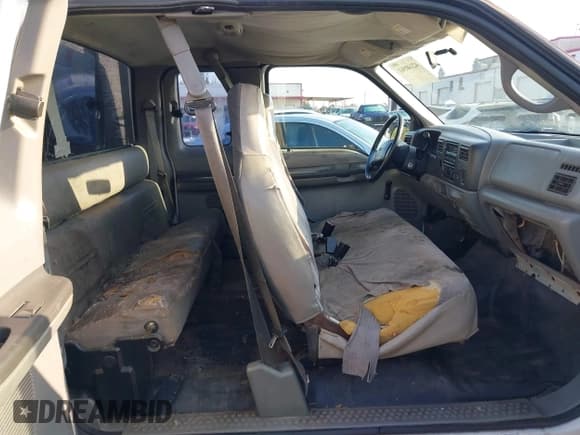 ✅ 2002 Ford F-250 XL • VIN: 1FTNX20L92EA38341 • Lot: 42140561. Wystawiony na IAAI z przebiegiem 287 090 mil. Bezpłatny archiwum sprzedaży aukcyjnych z USA i szczegółowy raport historii pojazdu na DreamBid. Zdjęcie 8.