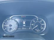 ✅ 2022 Nissan Frontier SV • VIN: 1N6ED1EK6NN676910 • Lot: 43445224. Wystawiony na IAAI z przebiegiem 73 468 mil. Bezpłatny archiwum sprzedaży aukcyjnych z USA i szczegółowy raport historii pojazdu na DreamBid. Zdjęcie 7.