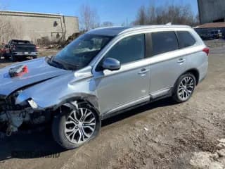 ✅ 2018 Mitsubishi Outlander GT • VIN: JA4JZ4AX9JZ601105 • Лот: 51539065. Опубликован ранее на Copart с пробегом Не указан. Бесплатный доступ к архиву аукционных продаж из США и подробный отчёт об истории автомобиля на DreamBid. Изображение 1.
