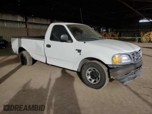 ✅ 2001 Ford F-150 XL • VIN: 2FTPF17Z41CA93204 • Lot: 86637324. Listed on Copart with 121,331 mi. Free auction sales archive from the USA and detailed vehicle history report at DreamBid. Image 4.