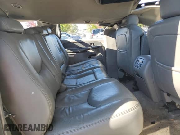 2003 Chevrolet Suburban LT с VIN 1GNFK16Z03J169070, выставлен на аукционе Copart как лот 72902824 с пробегом 219 873 миль миль и Списание • Salvage title. История ставок и продаж доступна на DreamBid. Изображение 11.
