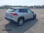 ✅ 2022 Toyota Corolla Cross L • VIN: 7MUAAAAG7NV009940 • Лот: 42117351. Опубликован ранее на IAAI с пробегом 23 290 миль. Бесплатный доступ к архиву аукционных продаж из США и подробный отчёт об истории автомобиля на DreamBid. Изображение 4.