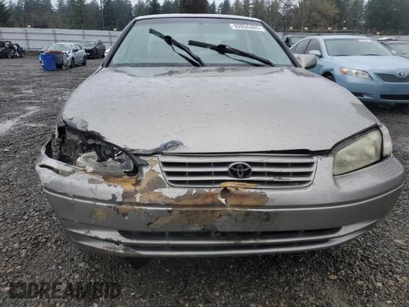 ✅ 1999 Toyota Camry LE • VIN: JT2BF22KXX0155823 • Lot: 92855365. Wystawiony na Copart z przebiegiem 142 365 mil. Bezpłatny archiwum sprzedaży aukcyjnych z USA i szczegółowy raport historii pojazdu na DreamBid. Zdjęcie 5.