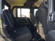 ✅ 2021 Jeep Gladiator Overland • VIN: 1C6HJTFG0ML507773 • Lot: 41617970. Wystawiony na IAAI z przebiegiem 95 816 mil. Bezpłatny archiwum sprzedaży aukcyjnych z USA i szczegółowy raport historii pojazdu na DreamBid. Zdjęcie 8.