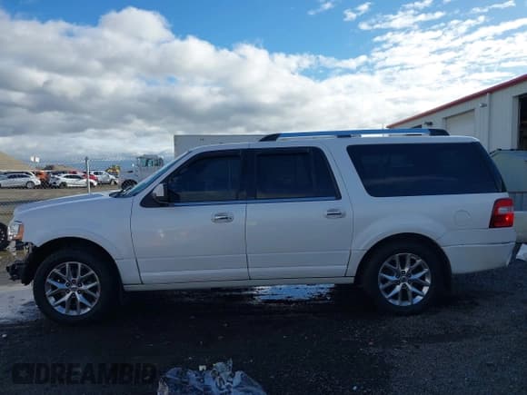 ✅ 2016 Ford Expedition Max Limited • VIN: 1FMJK2AT3GEF46934 • Lot: 43623369. Wystawiony na IAAI z przebiegiem 152 475 mil. Bezpłatny archiwum sprzedaży aukcyjnych z USA i szczegółowy raport historii pojazdu na DreamBid. Zdjęcie 15.