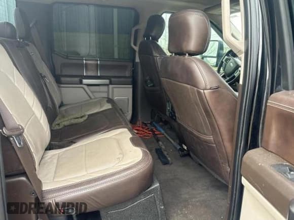 ✅ 2018 Ford F-450 XL • VIN: 1FT8W4DT8JEC02179 • Lot: 86102144. Wystawiony na Copart z przebiegiem 73 407 mil. Bezpłatny archiwum sprzedaży aukcyjnych z USA i szczegółowy raport historii pojazdu na DreamBid. Zdjęcie 6.