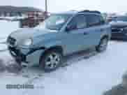 2006 Hyundai Tucson GL z VIN KM8JM72B06U298904, wystawiony jako IAAI lot #41370728 z przebiegiem 209 284 mil mil oraz . Historia ofert i sprzedaży dostępna na DreamBid. Obrazek 2.