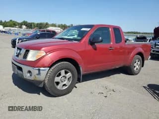 ✅ 2008 Nissan Frontier SE • VIN: 1N6AD06W18C434083 • Лот: 81515885. Опубликован ранее на Copart с пробегом 174 106 миль. Бесплатный доступ к архиву аукционных продаж из США и подробный отчёт об истории автомобиля на DreamBid. Изображение 1.