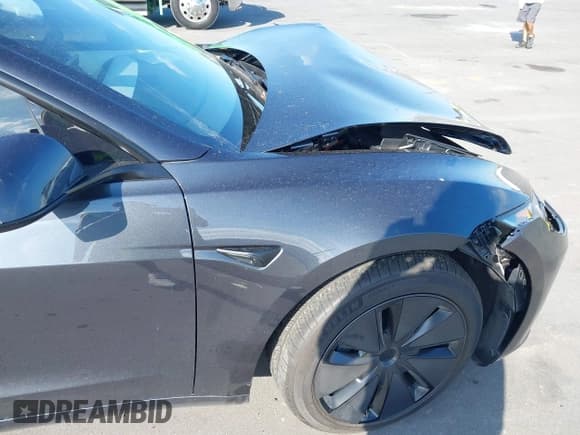 ✅ 2025 Tesla Model 3 Long Range • VIN: 5YJ3E1EA9SF970388 • Lot: 43503731. Wystawiony na IAAI z przebiegiem 3 223 mil. Bezpłatny archiwum sprzedaży aukcyjnych z USA i szczegółowy raport historii pojazdu na DreamBid. Zdjęcie 19.