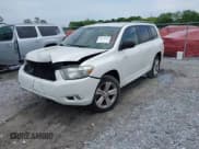 ✅ 2010 Toyota Highlander Sport • VIN: 5TDXK3EH4AS003555 • Lot: 42219422. Wystawiony na IAAI z przebiegiem 209 916 mil. Bezpłatny archiwum sprzedaży aukcyjnych z USA i szczegółowy raport historii pojazdu na DreamBid. Zdjęcie 17.