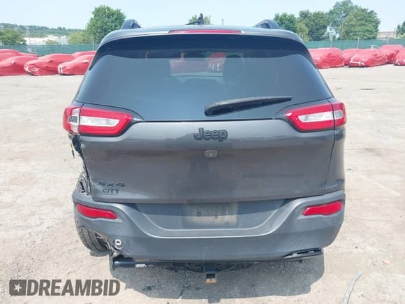 ✅ 2016 Jeep Cherokee Latitude • VIN: 1C4PJMCBXGW122274 • Lot: 42407175. Listed on IAAI with 152,229 mi. Free auction sales archive from the USA and detailed vehicle history report at DreamBid. Image 16.