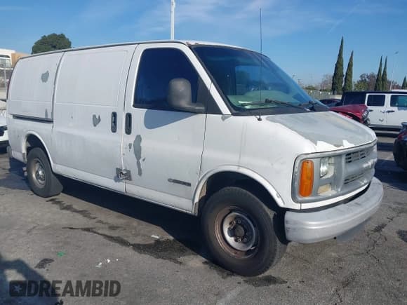 ✅ 1998 Chevrolet Chevy Van • VIN: 1GCGG25R5W1000785 • Лот: 41797093. Опубликован ранее на IAAI с пробегом 156 517 миль. Бесплатный доступ к архиву аукционных продаж из США и подробный отчёт об истории автомобиля на DreamBid. Изображение 1.