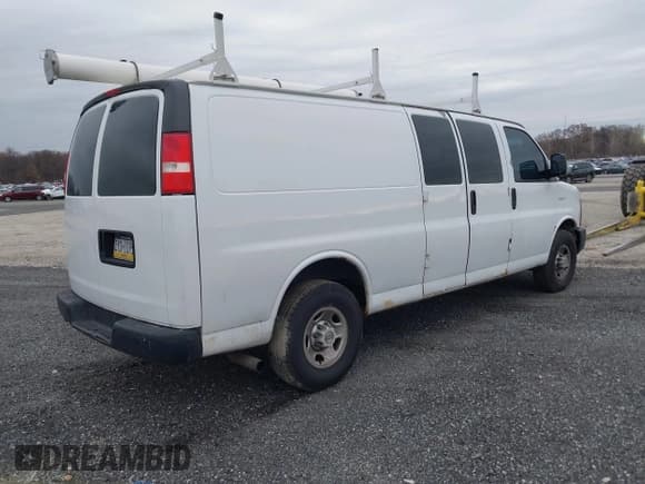 ✅ 2004 Chevrolet Express Cargo • VIN: 1GCHG39U141100288 • Лот: 43633665. Опубликован ранее на IAAI с пробегом 201 859 миль. Бесплатный доступ к архиву аукционных продаж из США и подробный отчёт об истории автомобиля на DreamBid. Изображение 4.