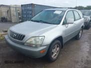 ✅ 2002 Lexus RX 300 • VIN: JTJGF10U420143491 • Lot: 43285107. Wystawiony na IAAI z przebiegiem 277 671 mil. Bezpłatny archiwum sprzedaży aukcyjnych z USA i szczegółowy raport historii pojazdu na DreamBid. Zdjęcie 12.