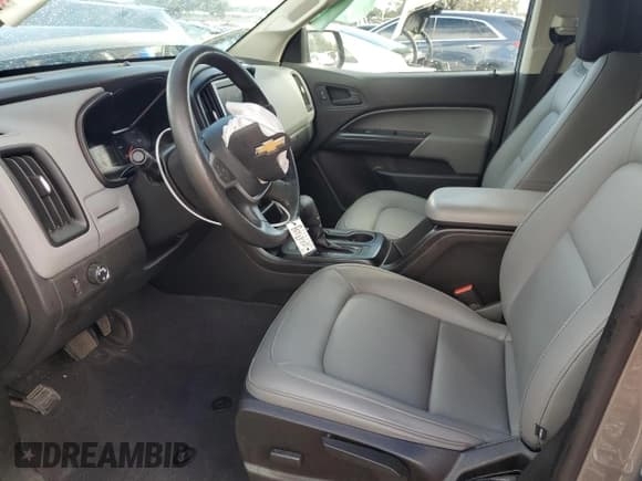 ✅ 2021 Chevrolet Colorado 2WD Work Truck • VIN: 1GCGSBENXM1222201 • Lot: 85576295. Wystawiony na Copart z przebiegiem 114 799 mil. Bezpłatny archiwum sprzedaży aukcyjnych z USA i szczegółowy raport historii pojazdu na DreamBid. Zdjęcie 7.