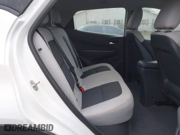 ✅ 2018 Chevrolet Bolt EV LT • VIN: 1G1FW6S00J4138293 • Lot: 41996487. Wystawiony na IAAI z przebiegiem 72 423 mil. Bezpłatny archiwum sprzedaży aukcyjnych z USA i szczegółowy raport historii pojazdu na DreamBid. Zdjęcie 8.