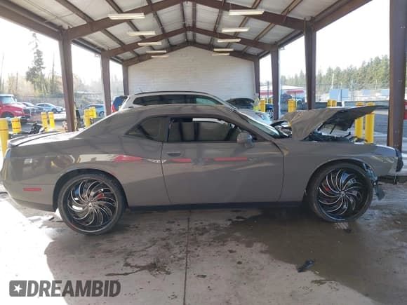 ✅ 2018 Dodge Challenger R/T • VIN: 2C3CDZBT1JH131114 • Lot: 43547255. Listed on IAAI with 67,641 mi. Free auction sales archive from the USA and detailed vehicle history report at DreamBid. Image 14.