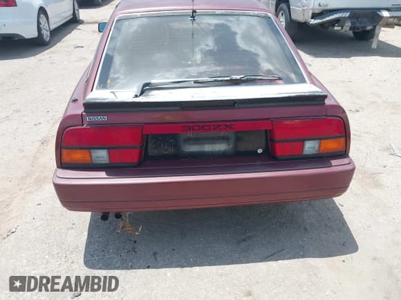 ✅ 1986 Nissan 300ZX GS • VIN: JN1HZ16SXGX088521 • Lot: 42853436. Listed on IAAI with 188,616 mi. Free auction sales archive from the USA and detailed vehicle history report at DreamBid. Image 6.