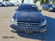 ✅ 2014 Mercedes-Benz C 250 Sport • VIN: WDDGF4HB4ER316679 • Lot: 94081305. Wystawiony na Copart z przebiegiem 119 522 mil. Bezpłatny archiwum sprzedaży aukcyjnych z USA i szczegółowy raport historii pojazdu na DreamBid. Zdjęcie 5.