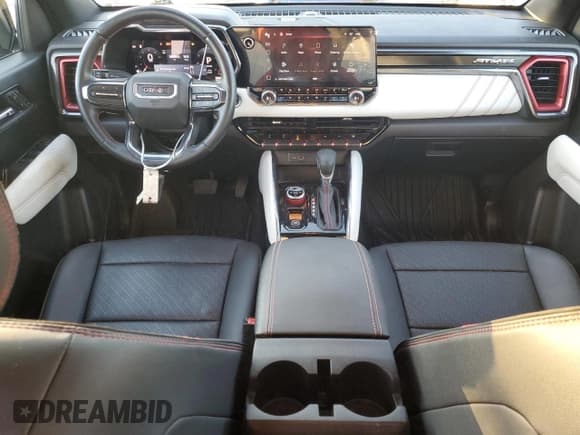 ✅ 2023 GMC Canyon 4WD AT4X • VIN: 1GTP6EEK6P1235575 • Lot: 88637835. Wystawiony na Copart z przebiegiem 30 938 mil. Bezpłatny archiwum sprzedaży aukcyjnych z USA i szczegółowy raport historii pojazdu na DreamBid. Zdjęcie 8.