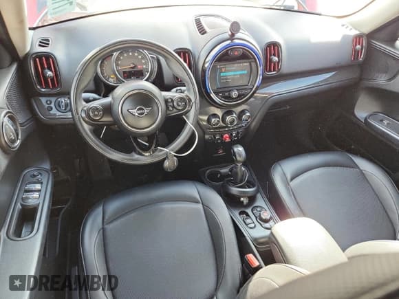 ✅ 2019 MINI Countryman Cooper • VIN: WMZYS7C51K3F45285 • Lot: 71959225. Wystawiony na Copart z przebiegiem 88 754 mil. Bezpłatny archiwum sprzedaży aukcyjnych z USA i szczegółowy raport historii pojazdu na DreamBid. Zdjęcie 8.